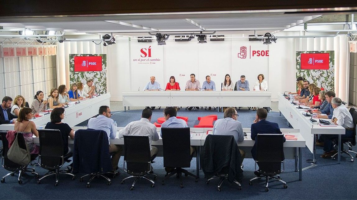 L'abstenció del PSOE, més a prop