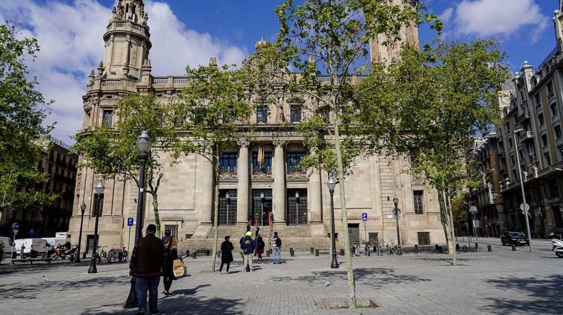 L'edifici de Correus de Barcelona serà un «hub» d'economia digital i no preveu acollir el CAP Gòtic