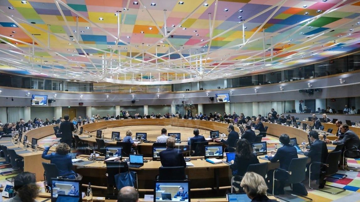 L’oficialitat del català a Europa es torna a ajornar