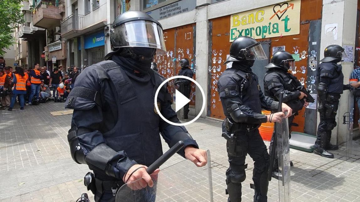 VÍDEO Reokupació i desallotjament del «banc expropiat» de Gràcia