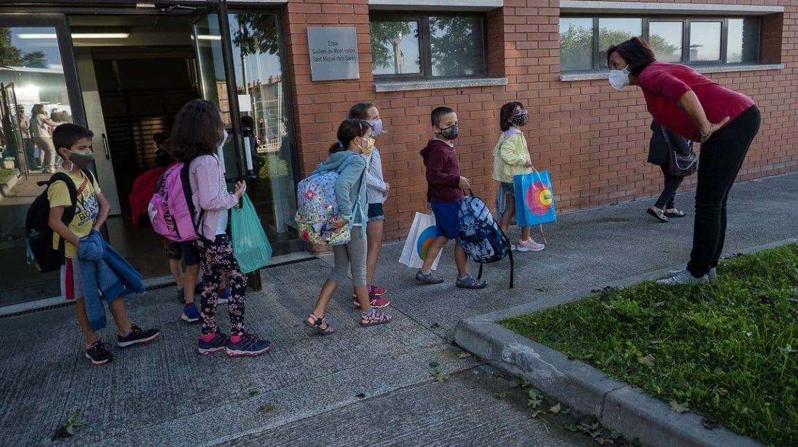 Escoles obertes; mestres i famílies, en alerta