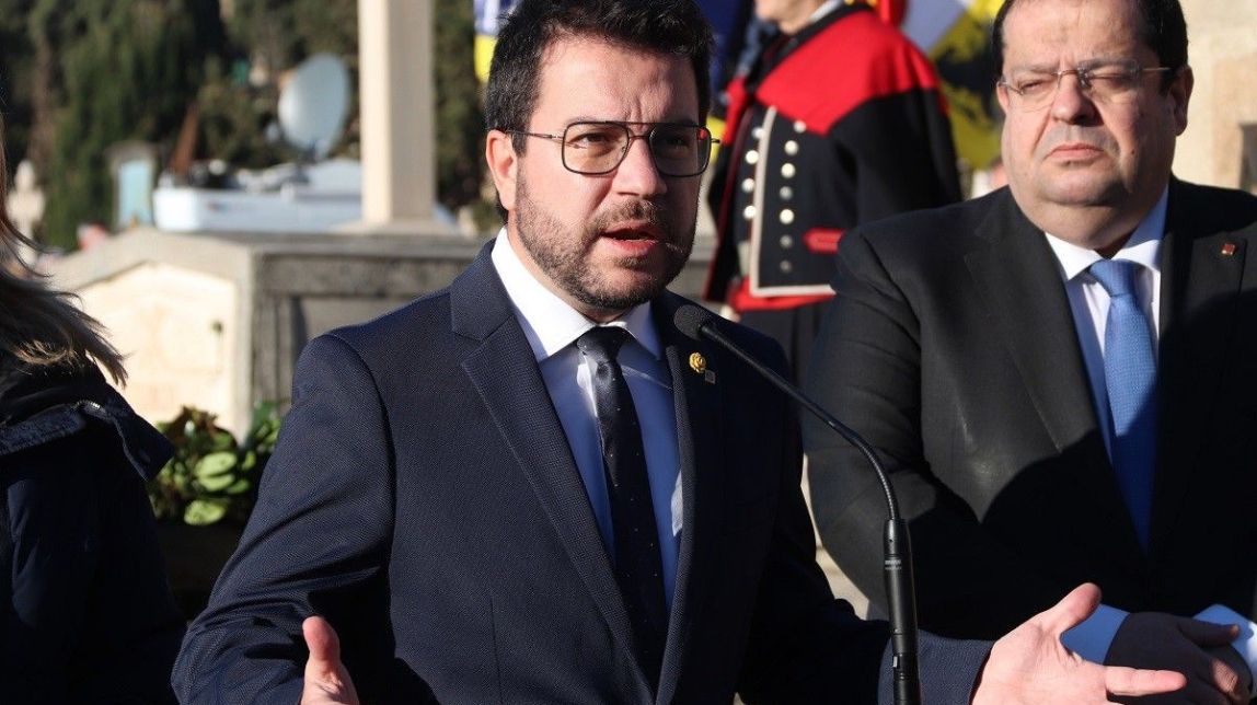 El rebuig al discurs de Felip VI uneix l'independentisme en l'ofrena a Macià
