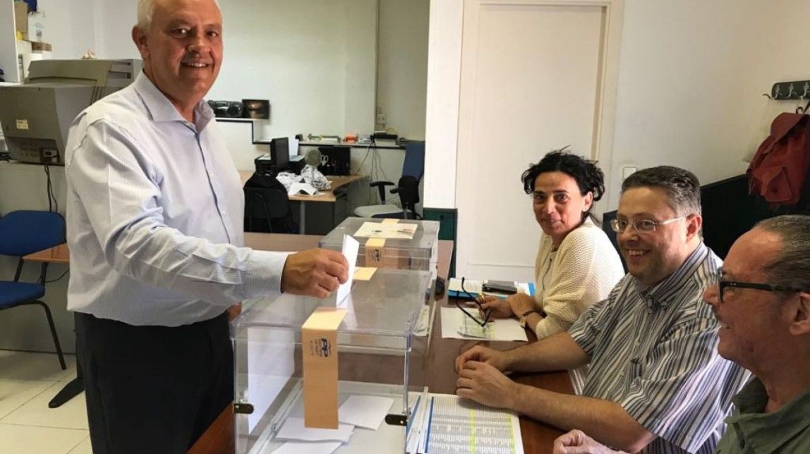 Tot esperant Casado i sense periodistes: així voten els militants del PP català 