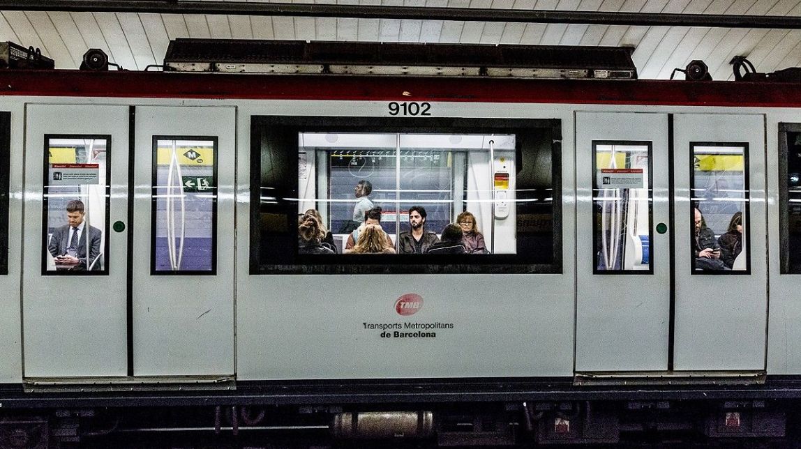 El metro de Barcelona registra 2,4 milions de passatgers menys a causa de les vagues