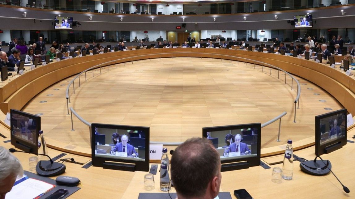 Sánchez dirà adeu a la presidència de torn de la UE amb l'oficialitat del català encara verda