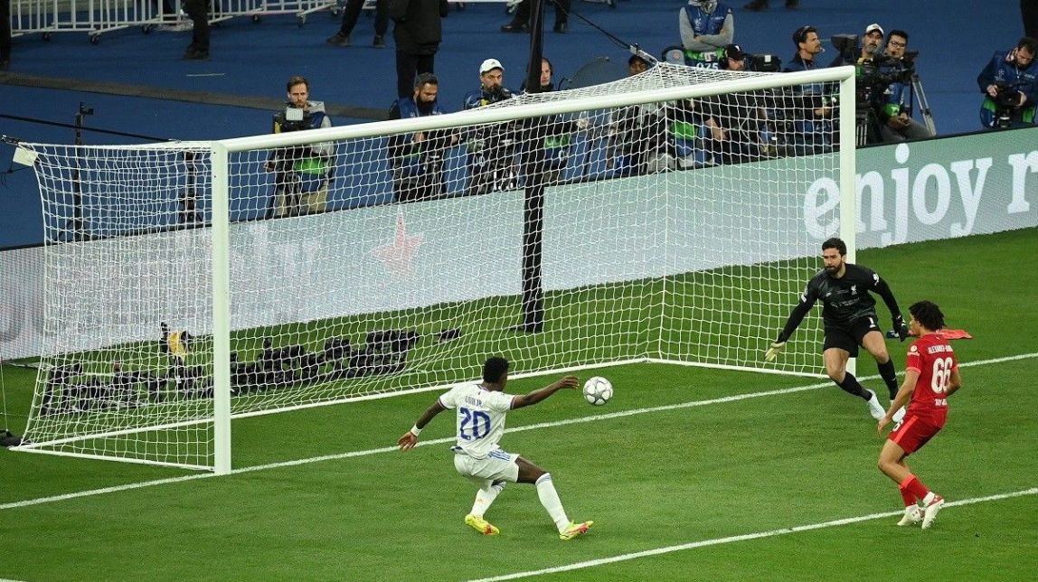 El Reial Madrid s'endú la Champions enmig del caos de Saint-Denis