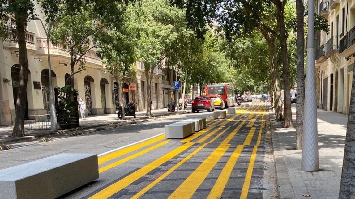 Els usuaris de dues rodes, «en risc» pels nous elements urbans de Barcelona