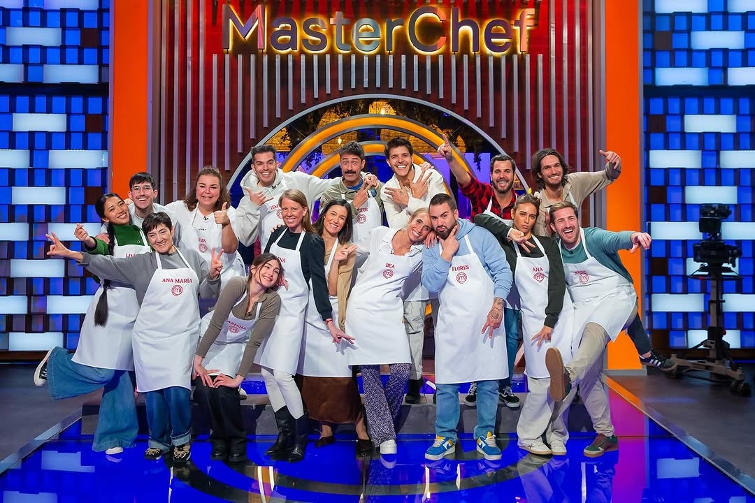 Imatge dels 16 concursants de «MasterChef 13», entre ells Anna Callís - RTVE