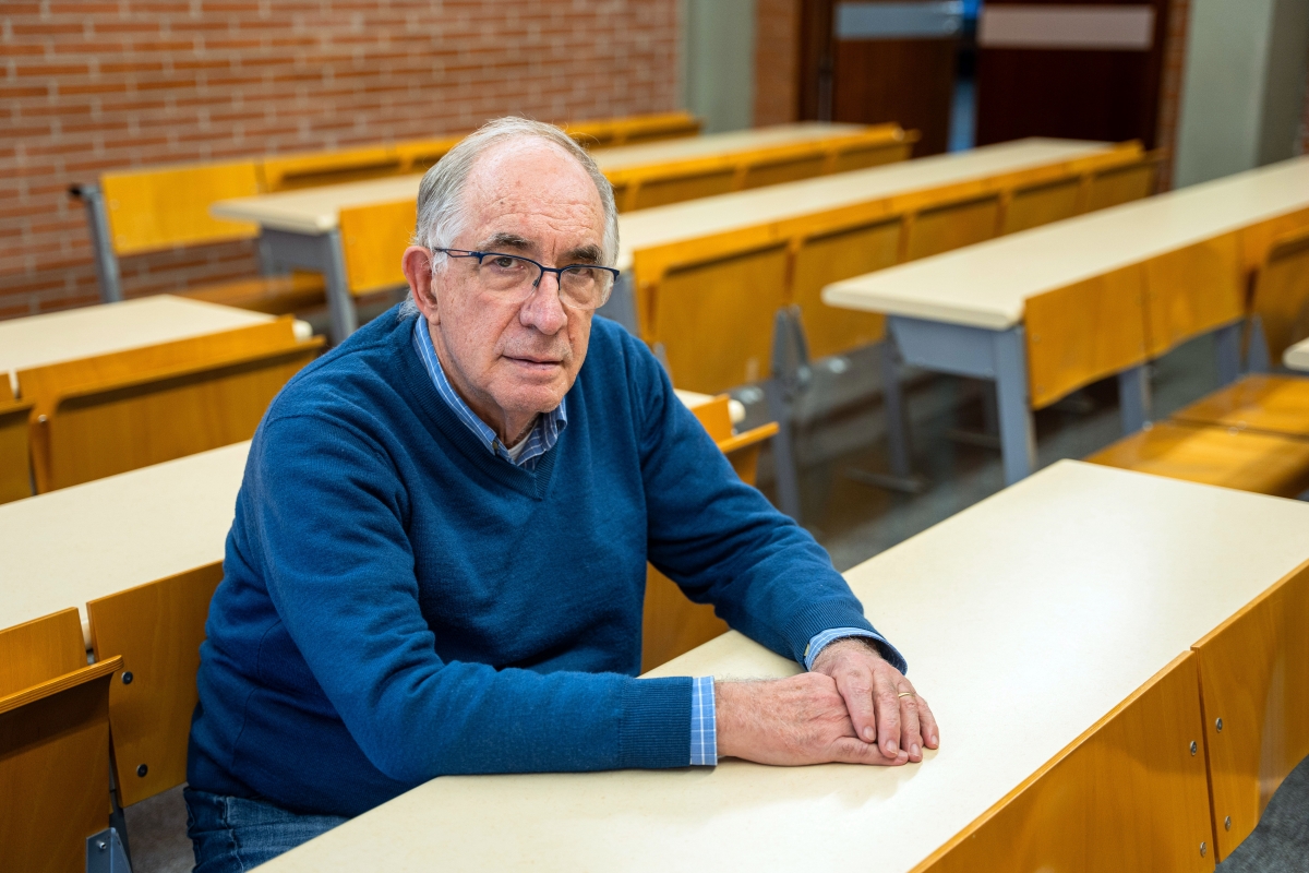Joan Tugores, fotografiat a la Facultat d'Econòmiques de la UB - Marc Asensio