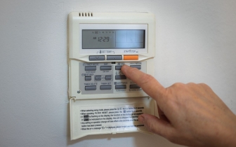 És millor l'aire condicionat o el ventilador? Un tècnic de climatització esvaeix tots els dubtes