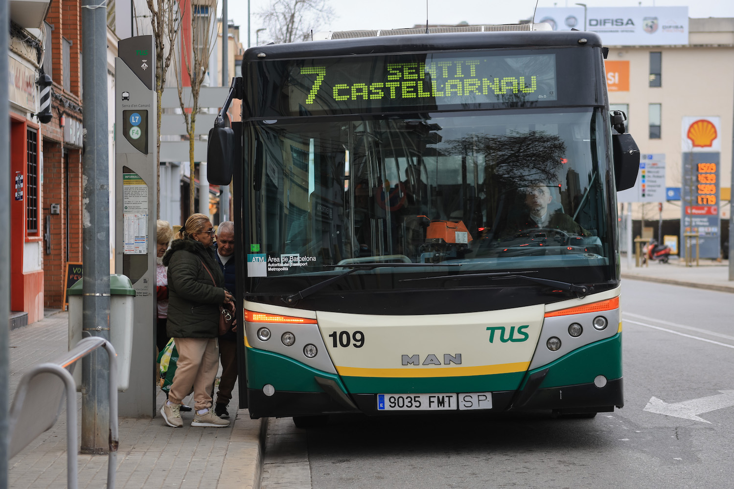 Veïns de la Serra d'en Camaró demanen una nova parada d’autobús