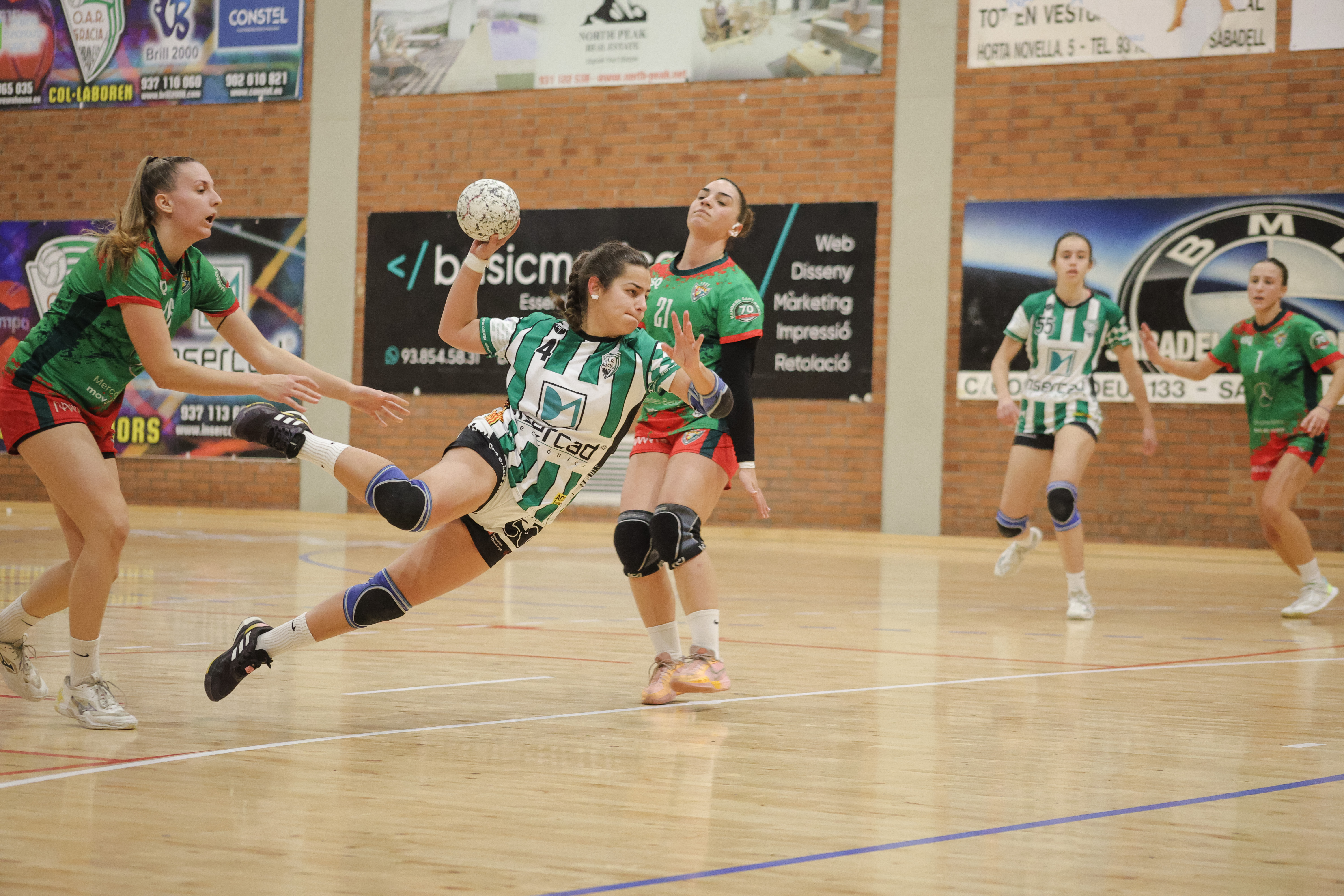 L'OAR femení vol certificar la primera posició davant el Lleida