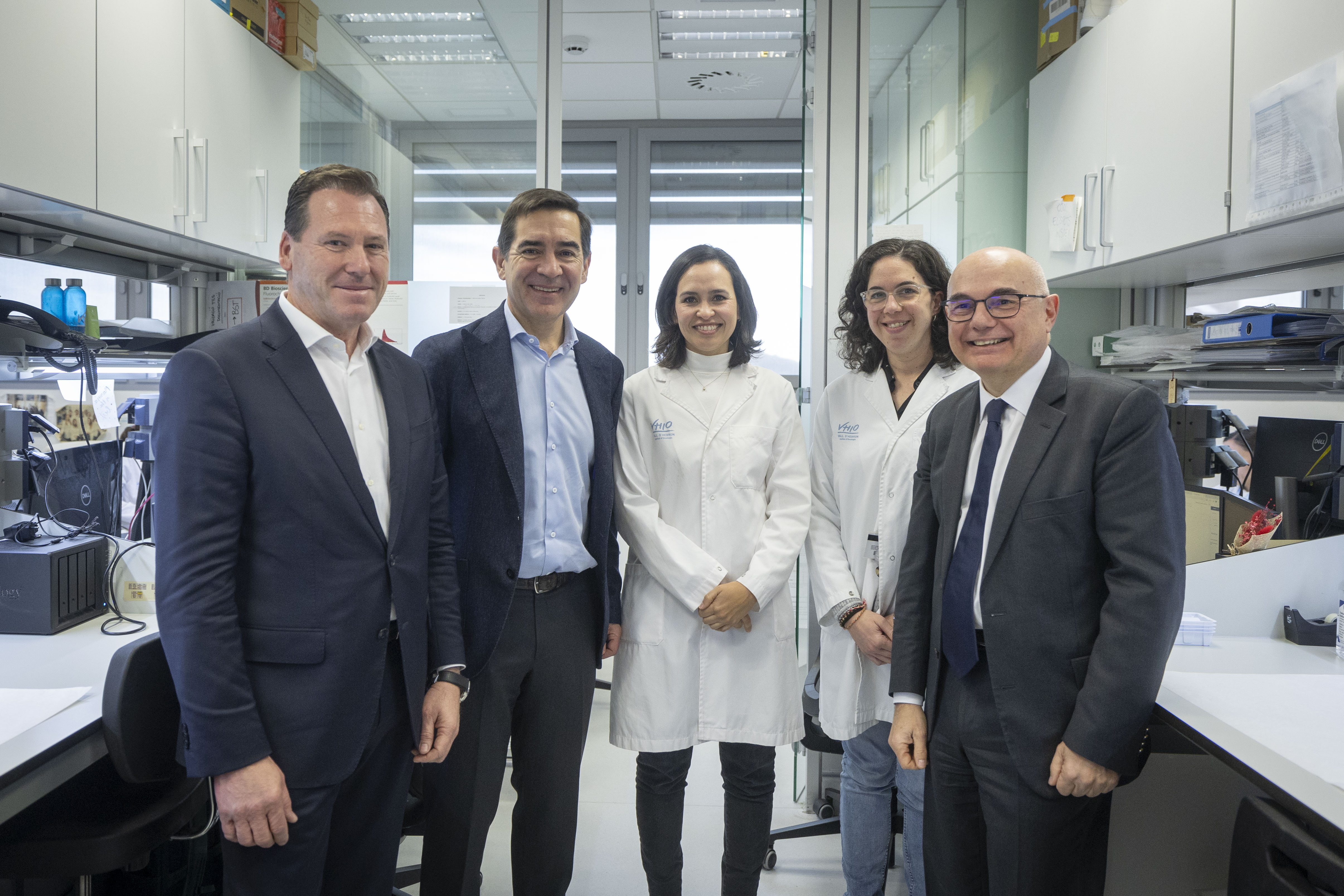 Carlos Torres reafirma el compromís de la Fundació BBVA amb el VHIO