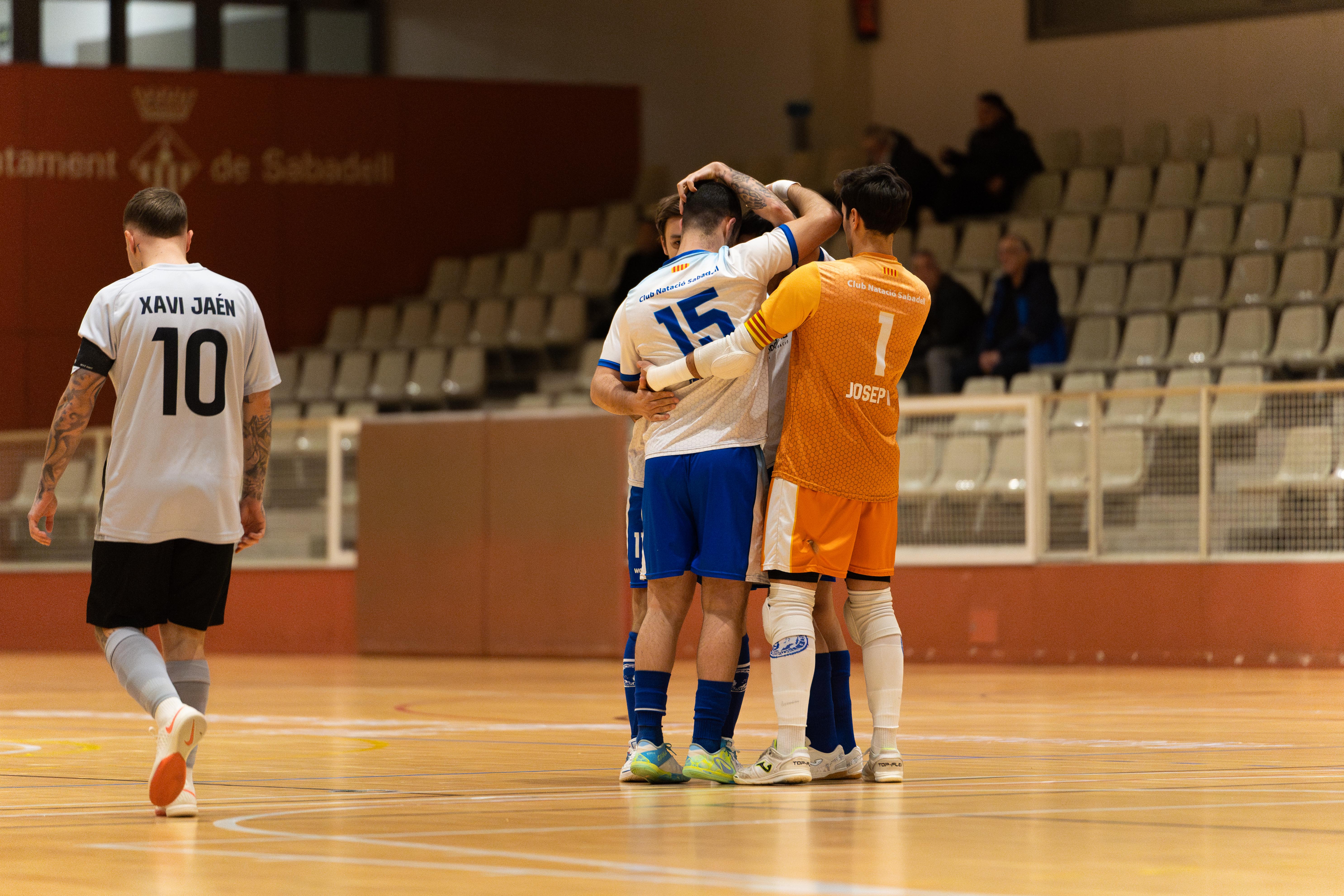El CN Sabadell es retroba amb el triomf i l'Escola Pia s'enfonsa contra el líder
