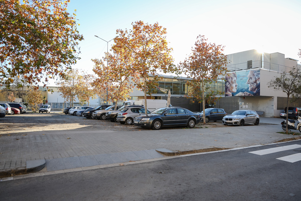 Pavimentaran l'aparcament del CAP Sud per fer-lo més accessible