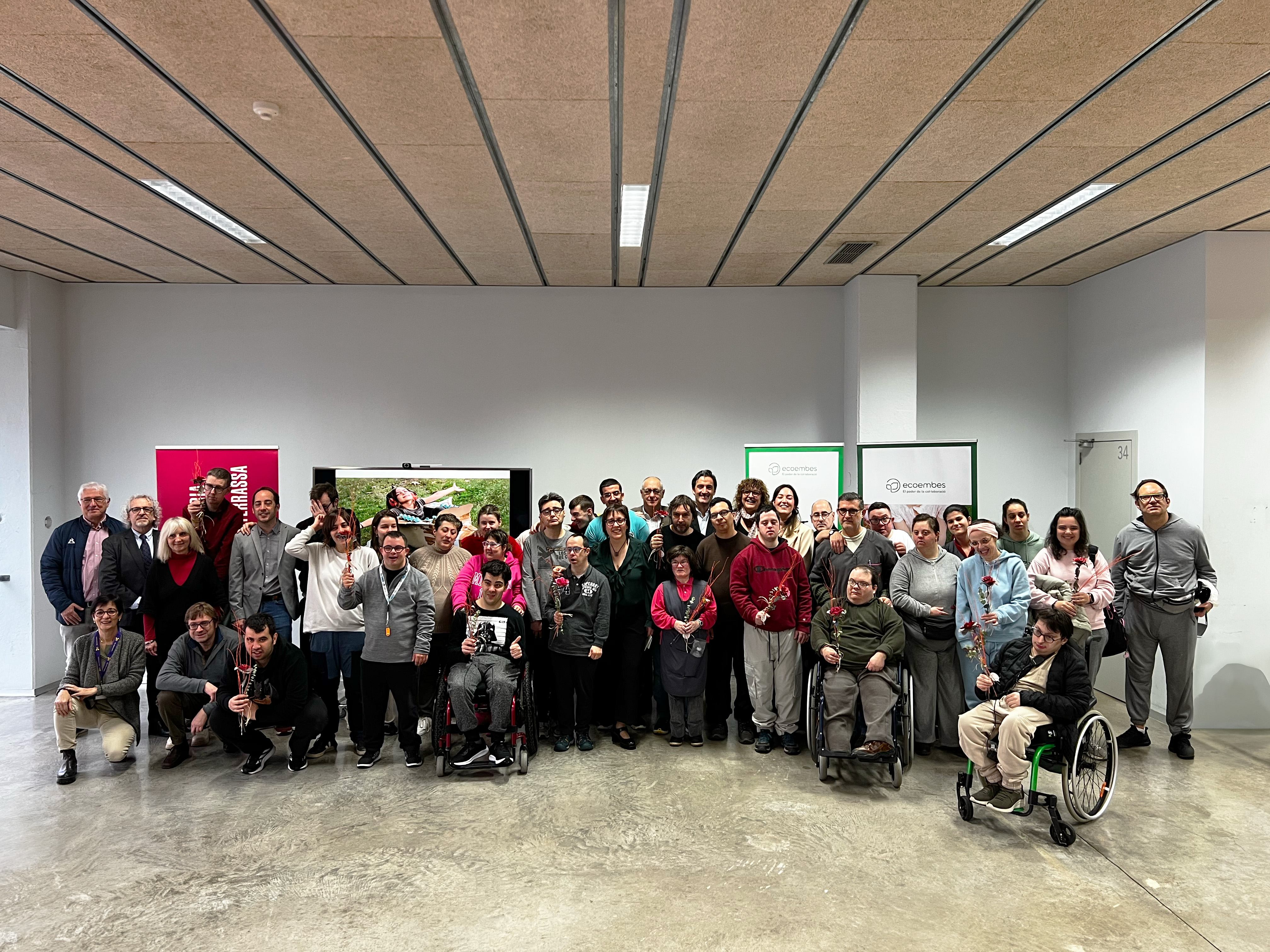 Ensenyant reciclatge a gent gran i persones discapacitades