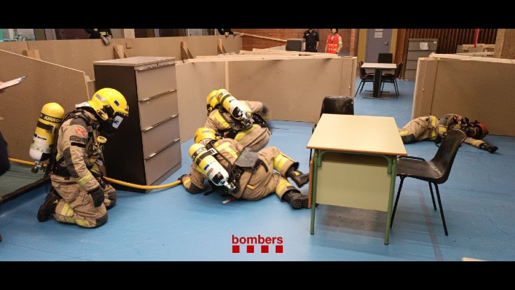 Bombers de Terrassa en un repte de rescat a la Xina