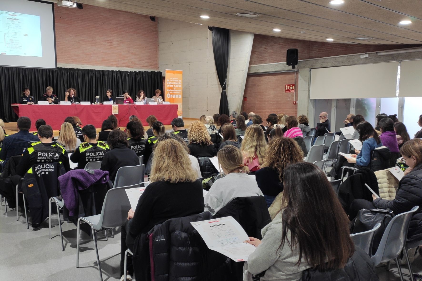 Jornada a Terrassa sobre maltractament a persones grans
