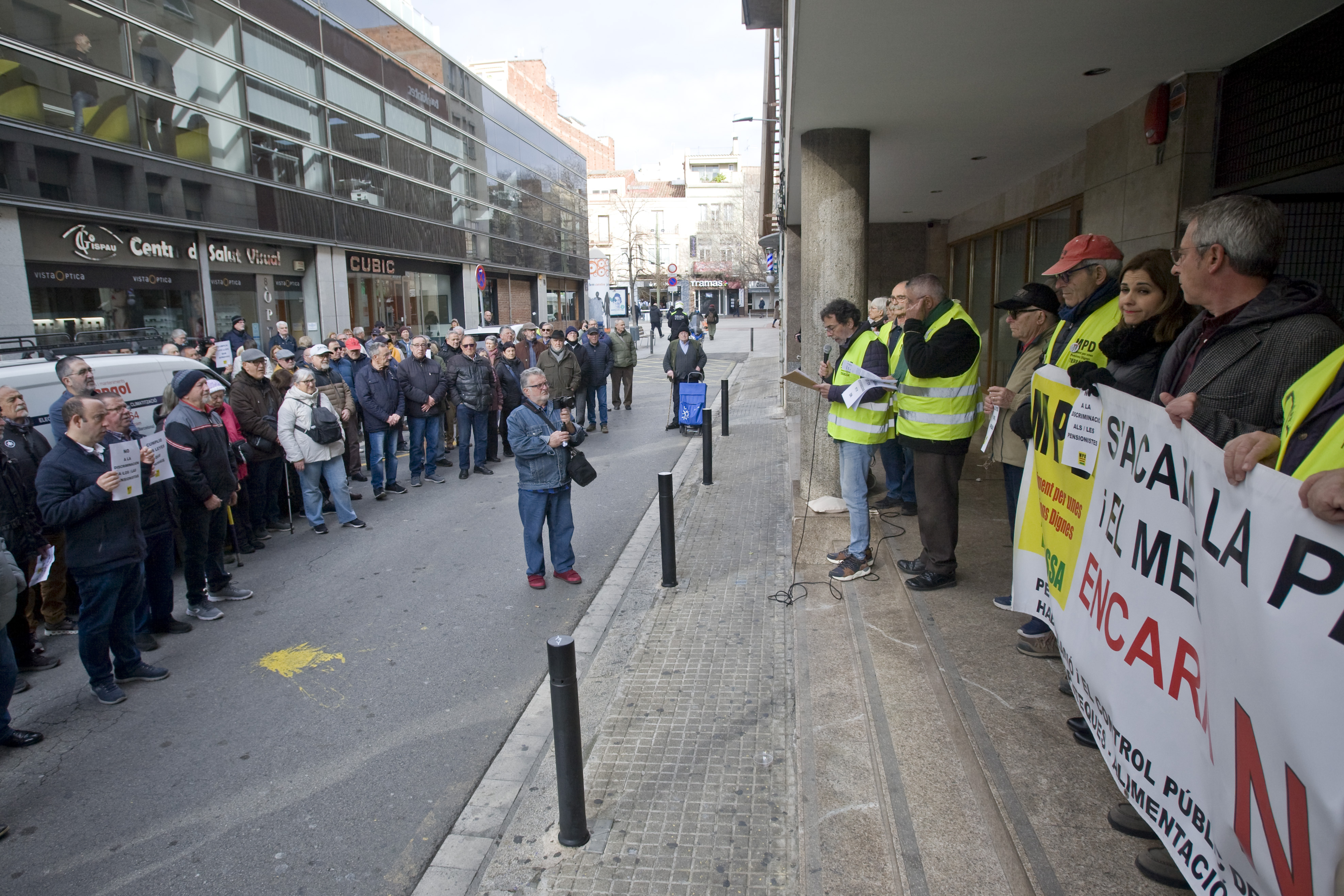 Els pensionistes porten a Hisenda la reclamació de les mutualitats