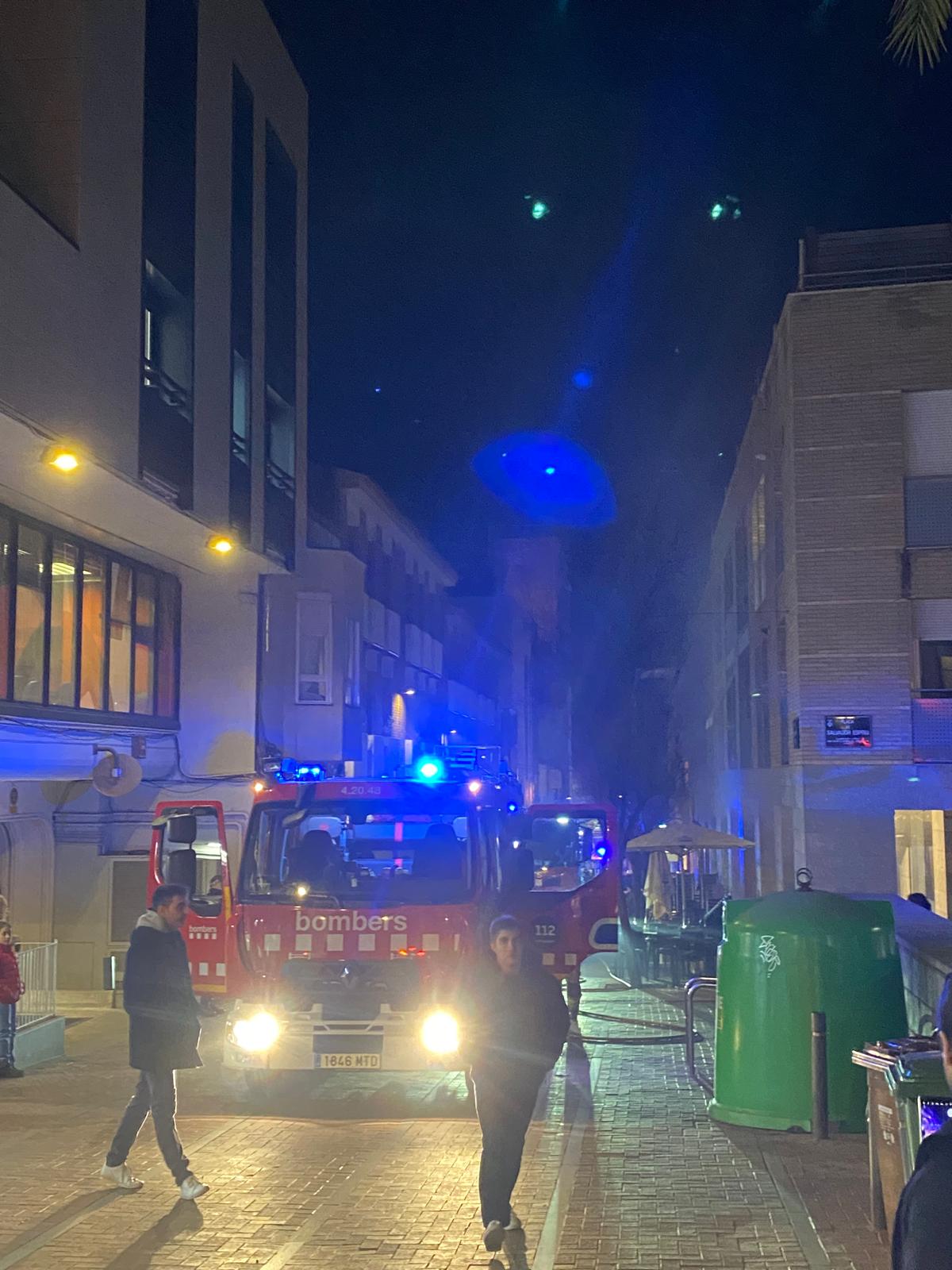 Incendi en un local al Centre de Terrassa