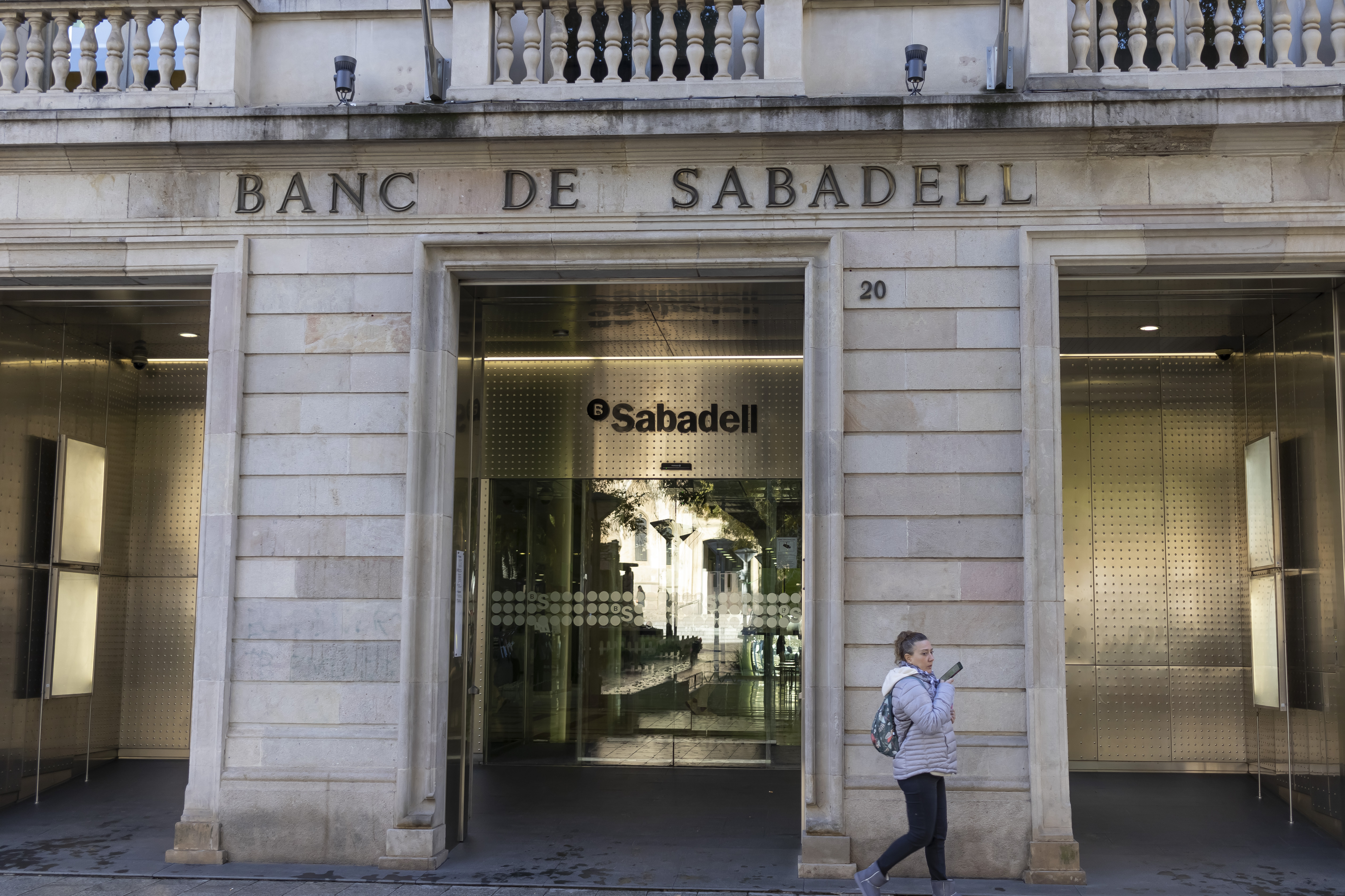 El Banc Sabadell eleva la retribució a l’accionista fins als 3.300 milions d’euros, en un any de beneficis rècord