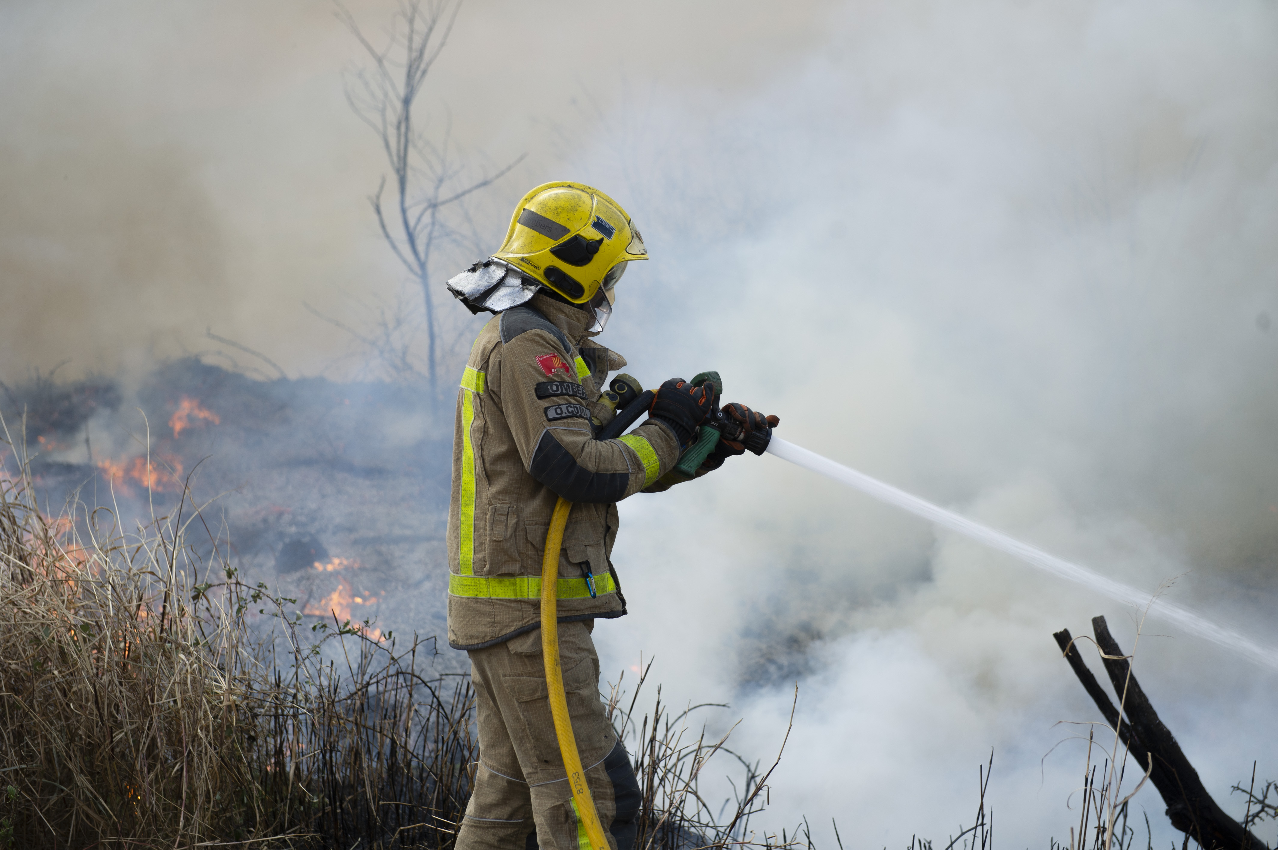 Nou incendi amb dos focus en una riera de Terrassa