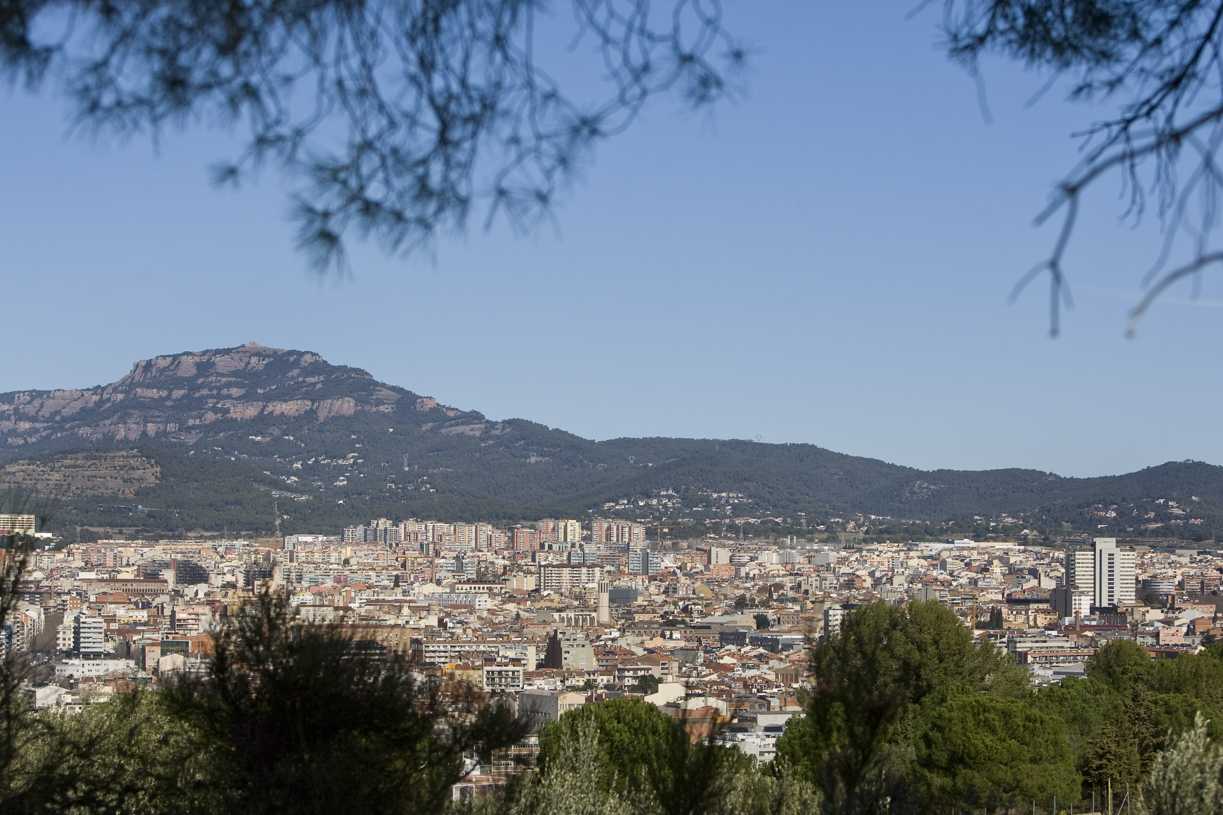 Sol al matí i cel tapat a la tarda