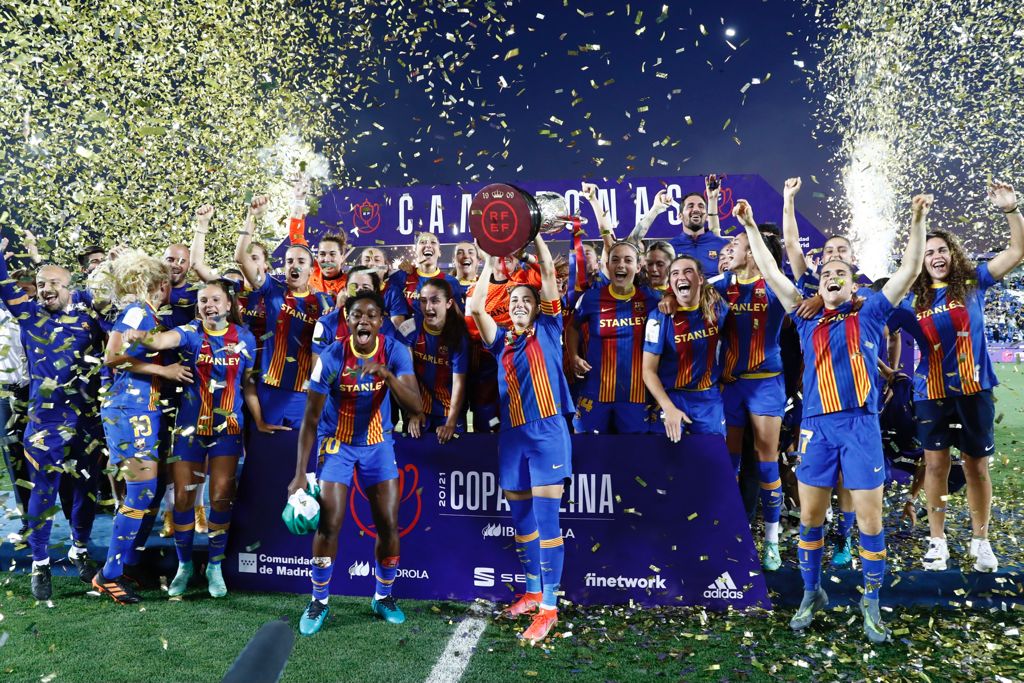 Vicky Losada aixeca la tercera copa