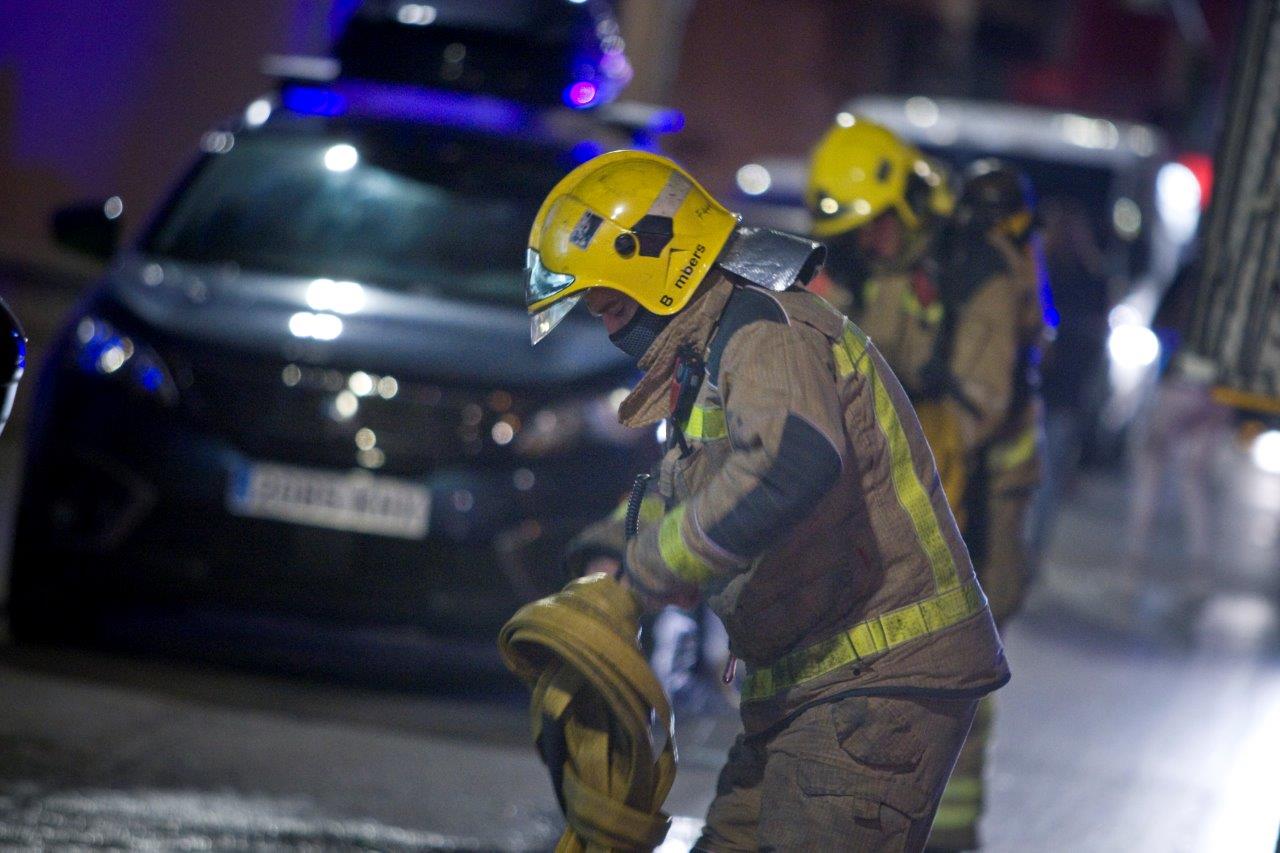 Quatre persones ateses després d'un incendi