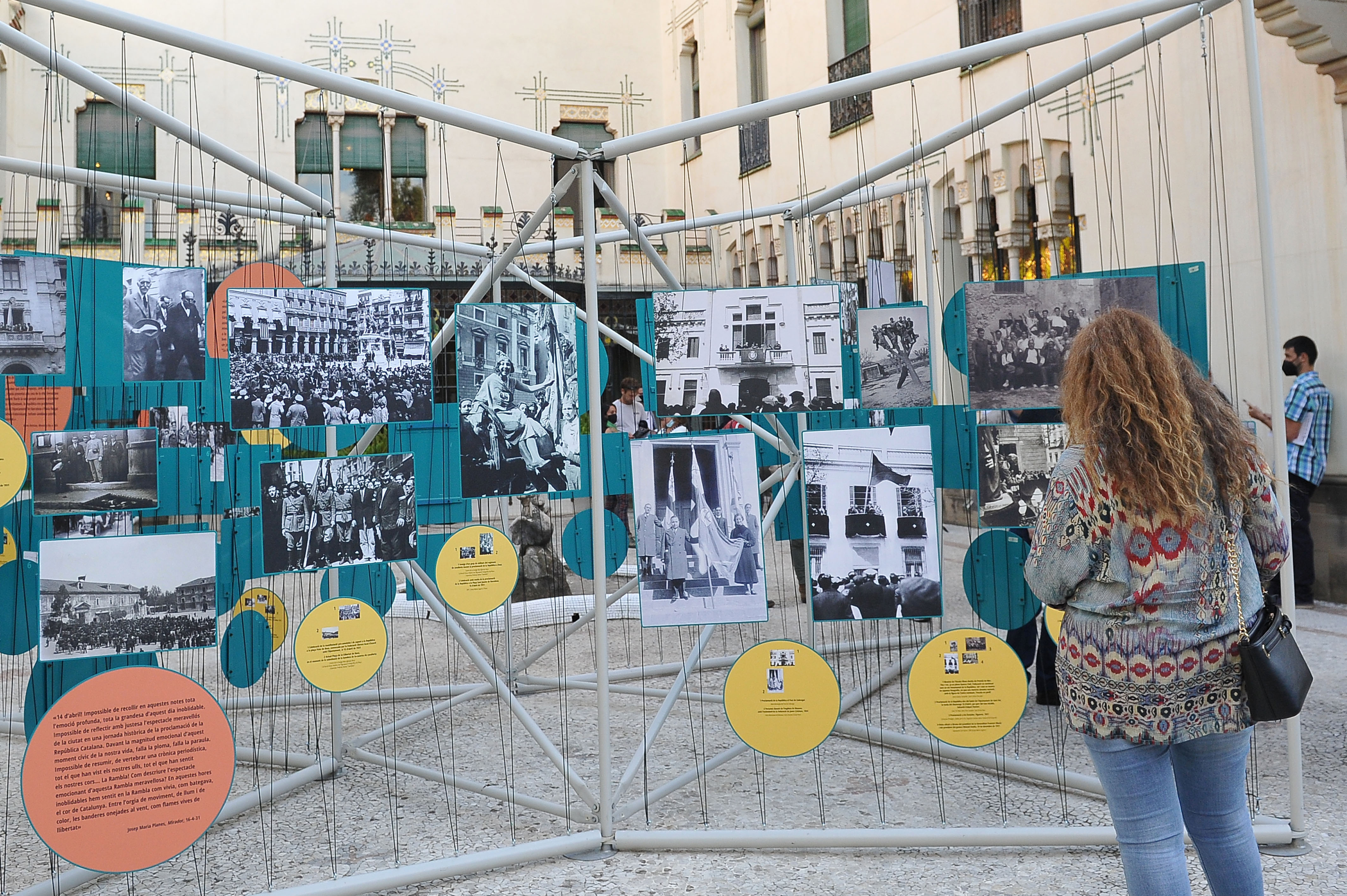 Una mostra recorda els tres dies en què es va proclamar la Segona República
