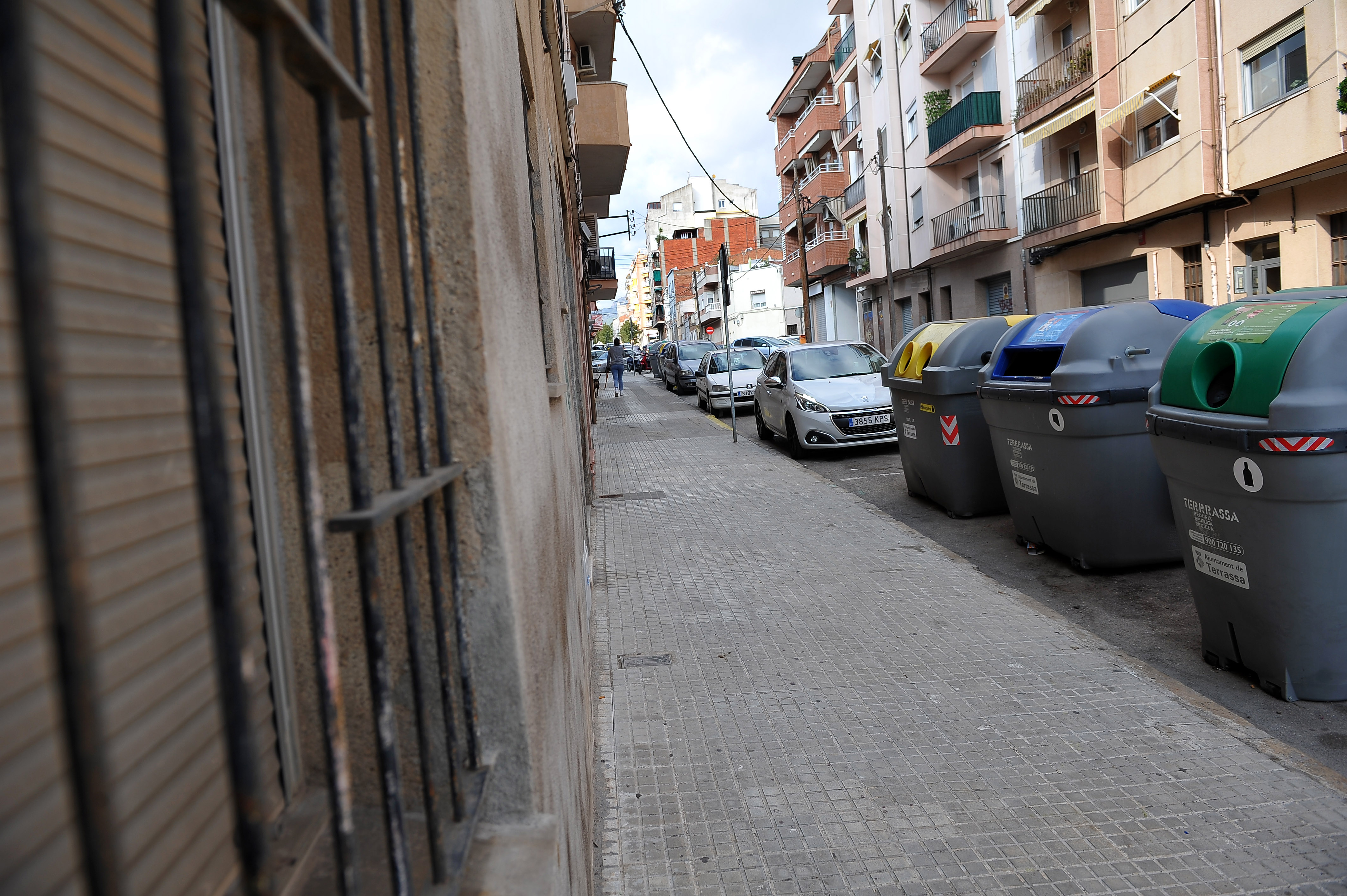 Una dona s'enfronta a un atracador armat