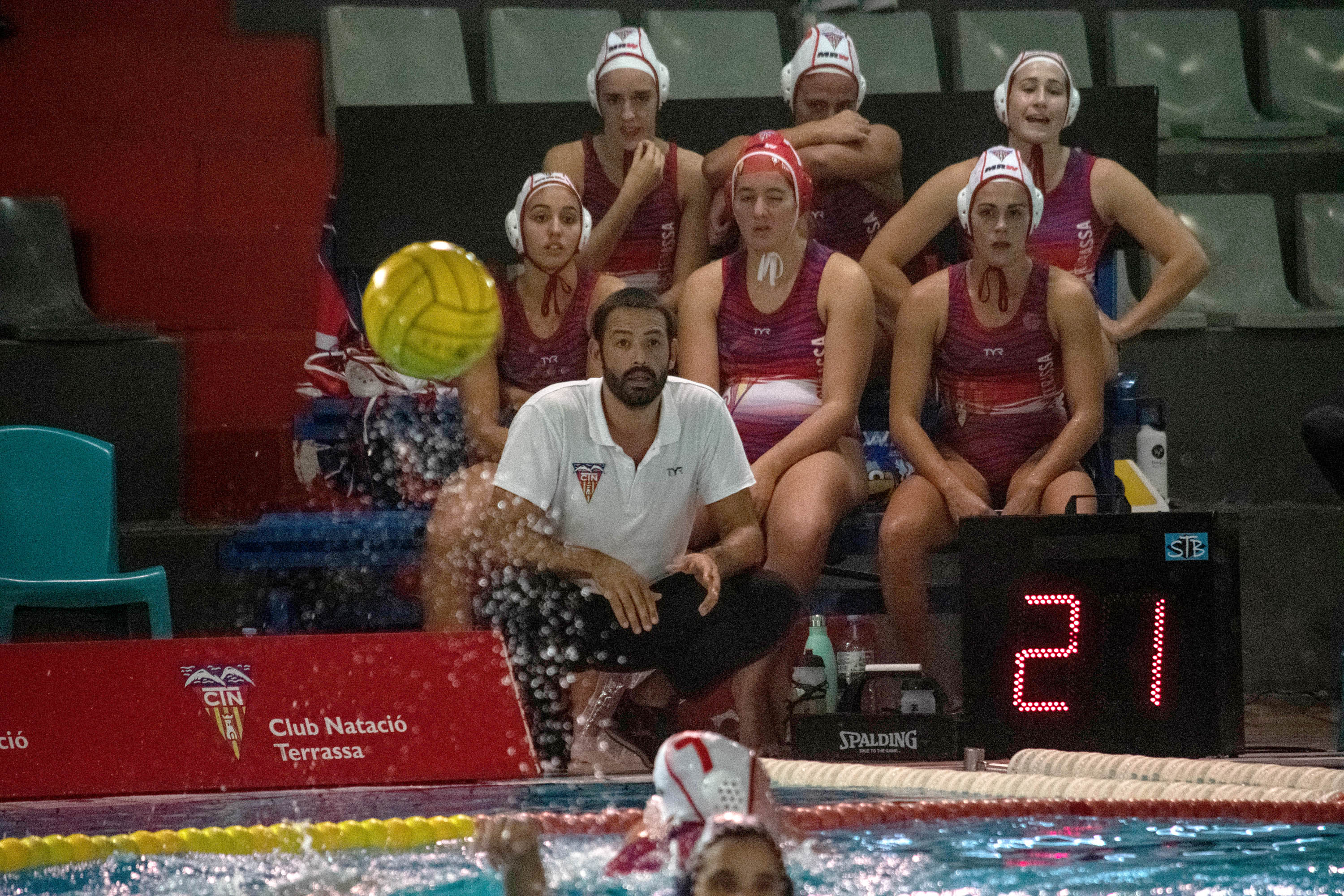 Golejada del CN Terrassa femení a Madrid
