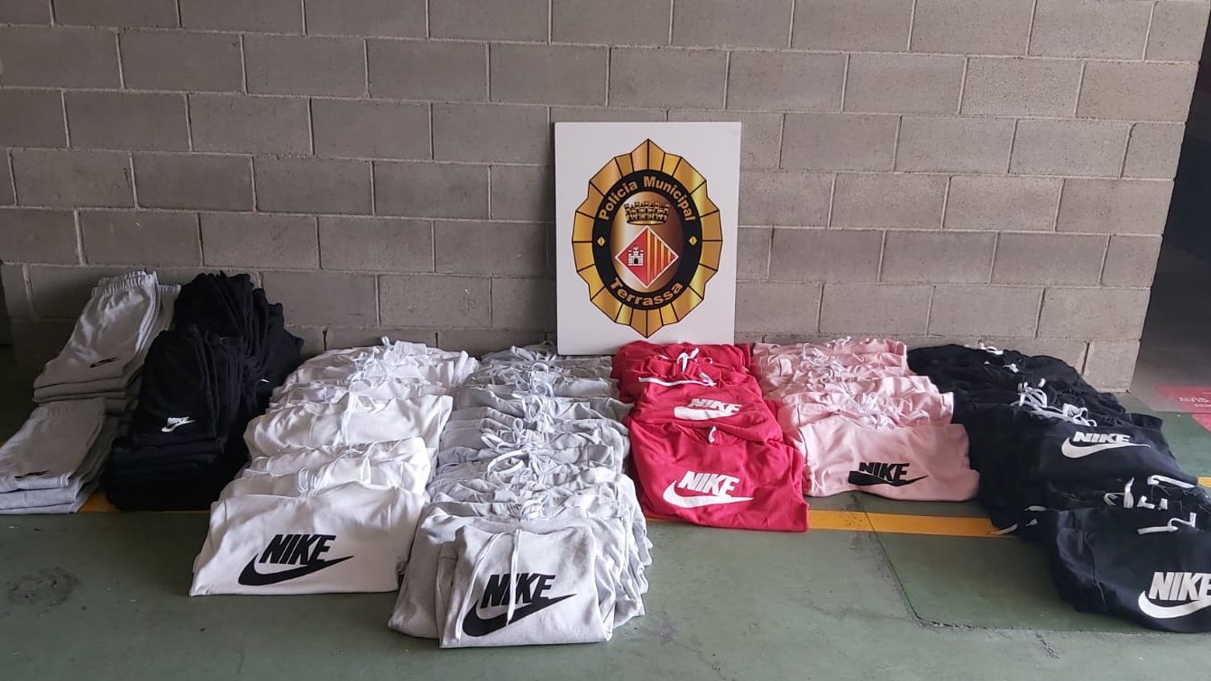 Comissen roba falsificada al mercadal de Terrassa