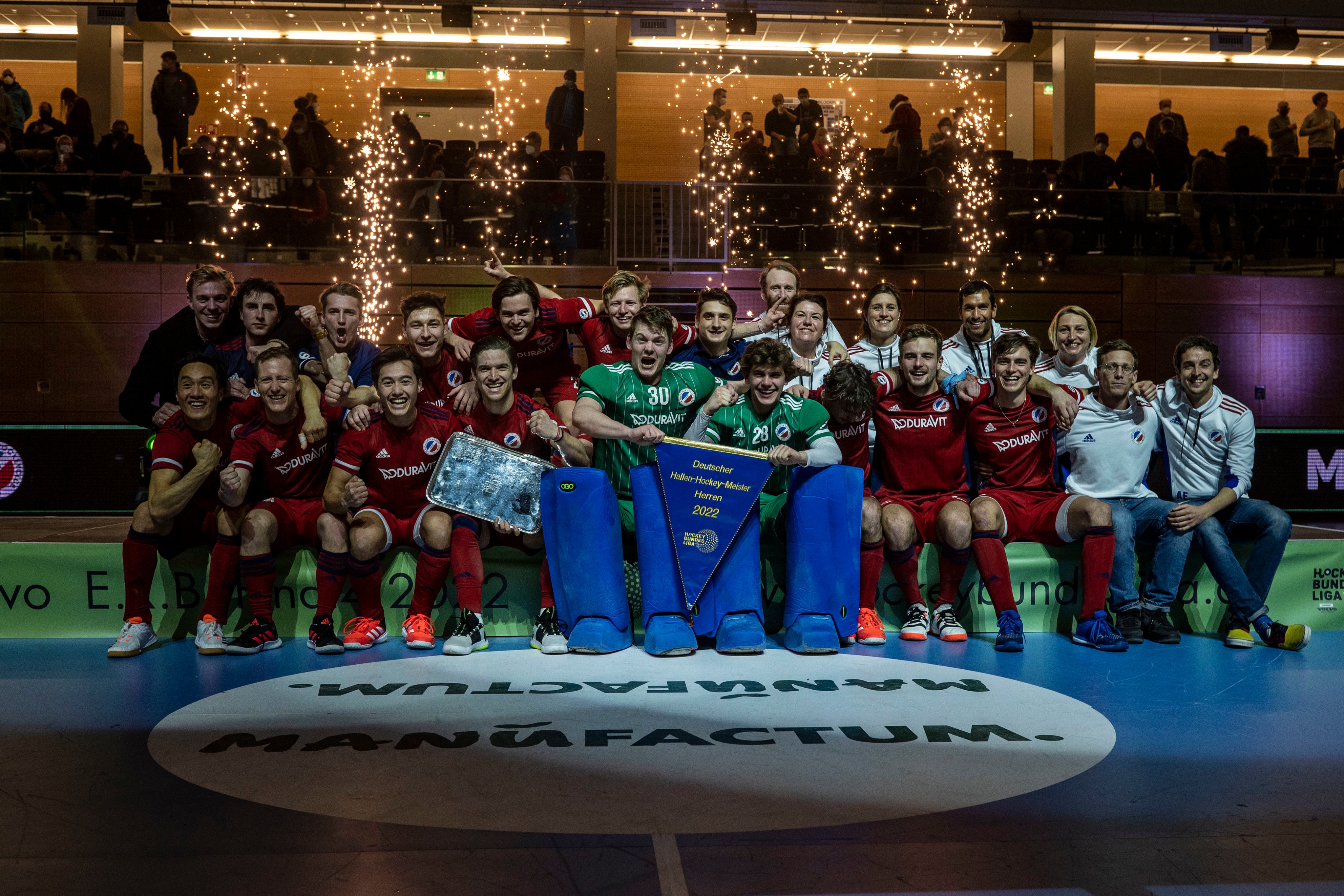 Andreu Enrich guanya la Bundesliga de hockey sala amb el Mannheimer HC