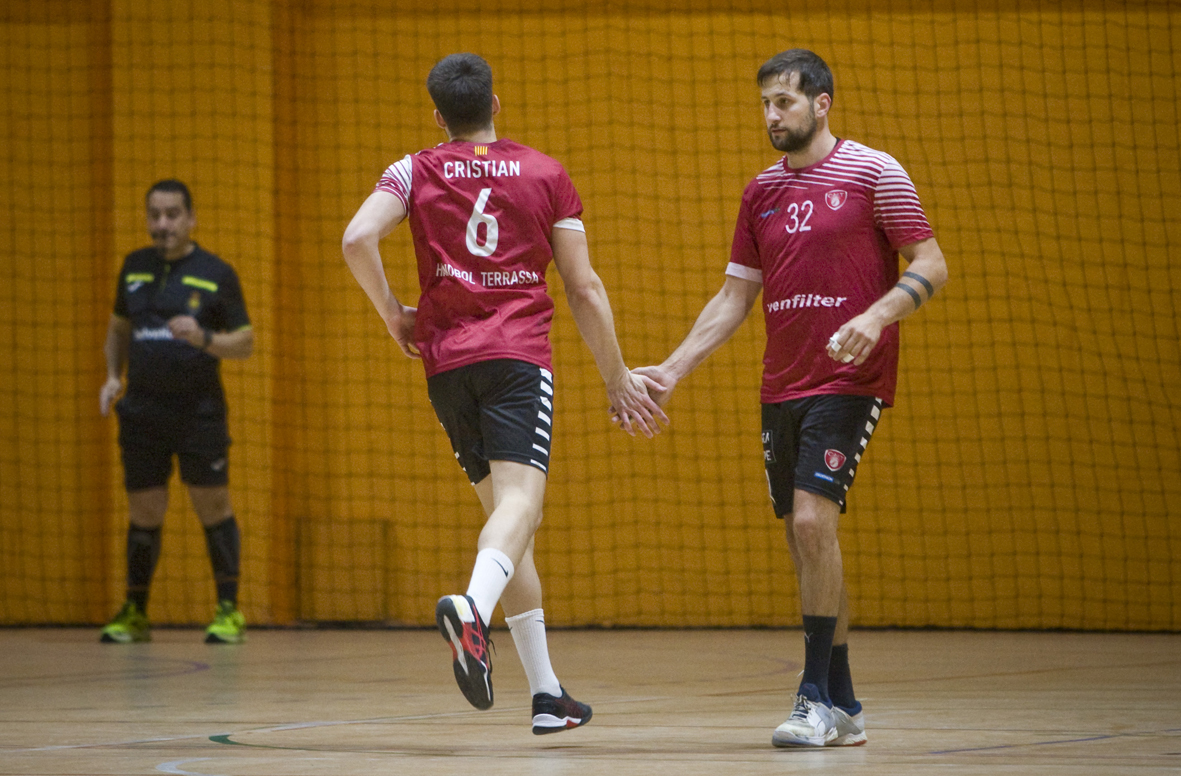 Important pas de l'Handbol Terrassa cap a la permanència