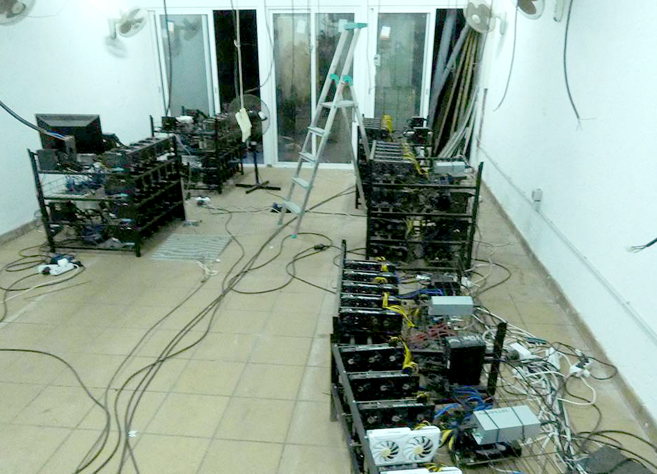 Detingut a Terrassa per apropiar-se de material de criptomonedes