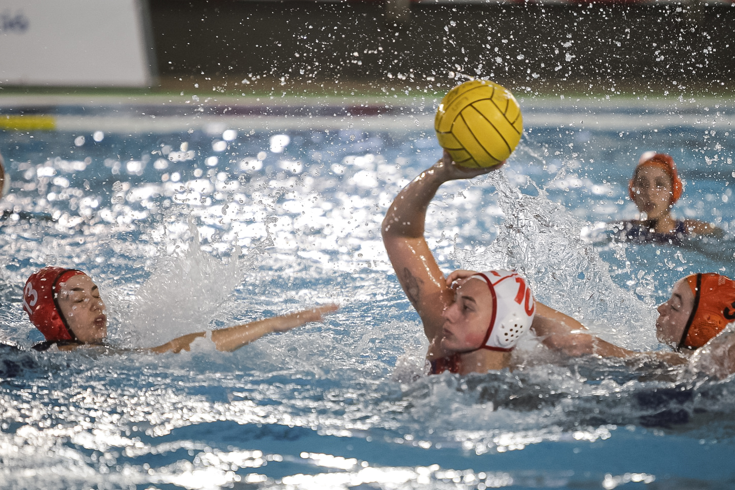 El CN Terrassa femení guanya per la via ràpida