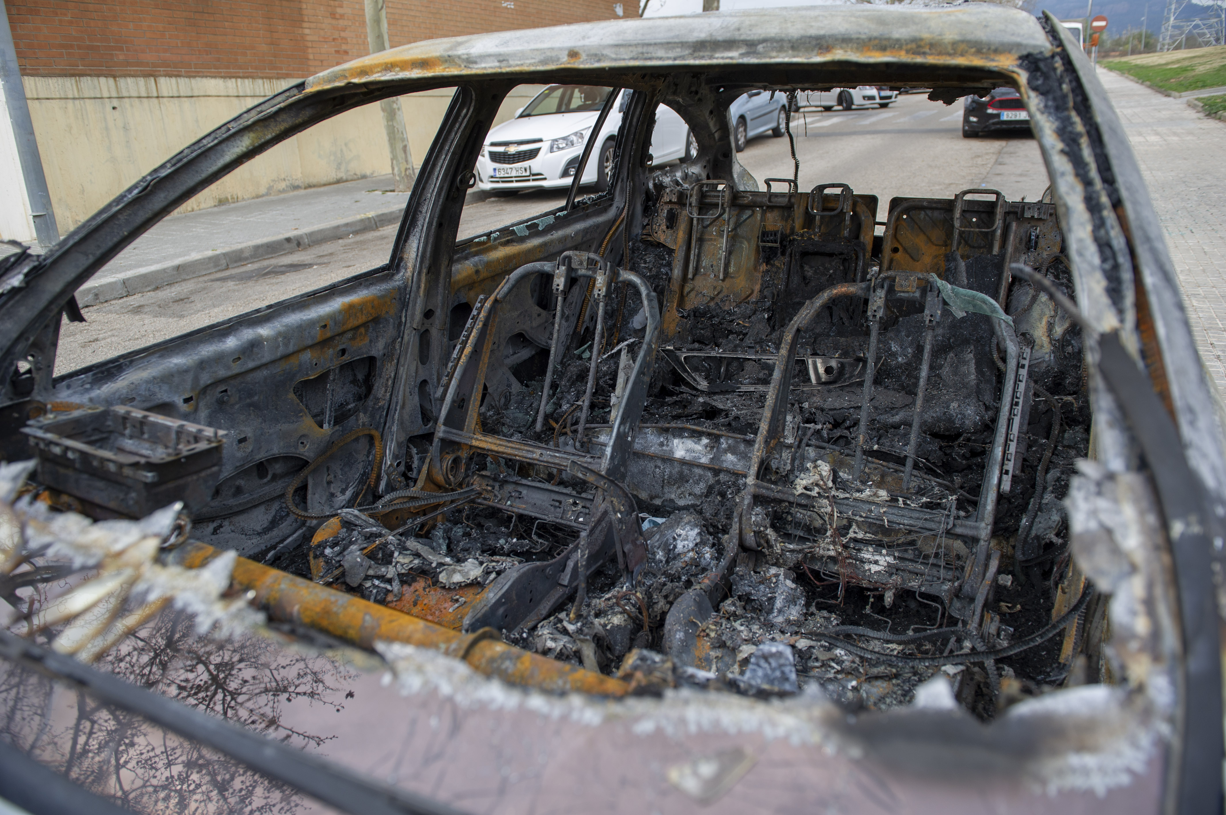 Quatre vehicles cremats a Terrassa