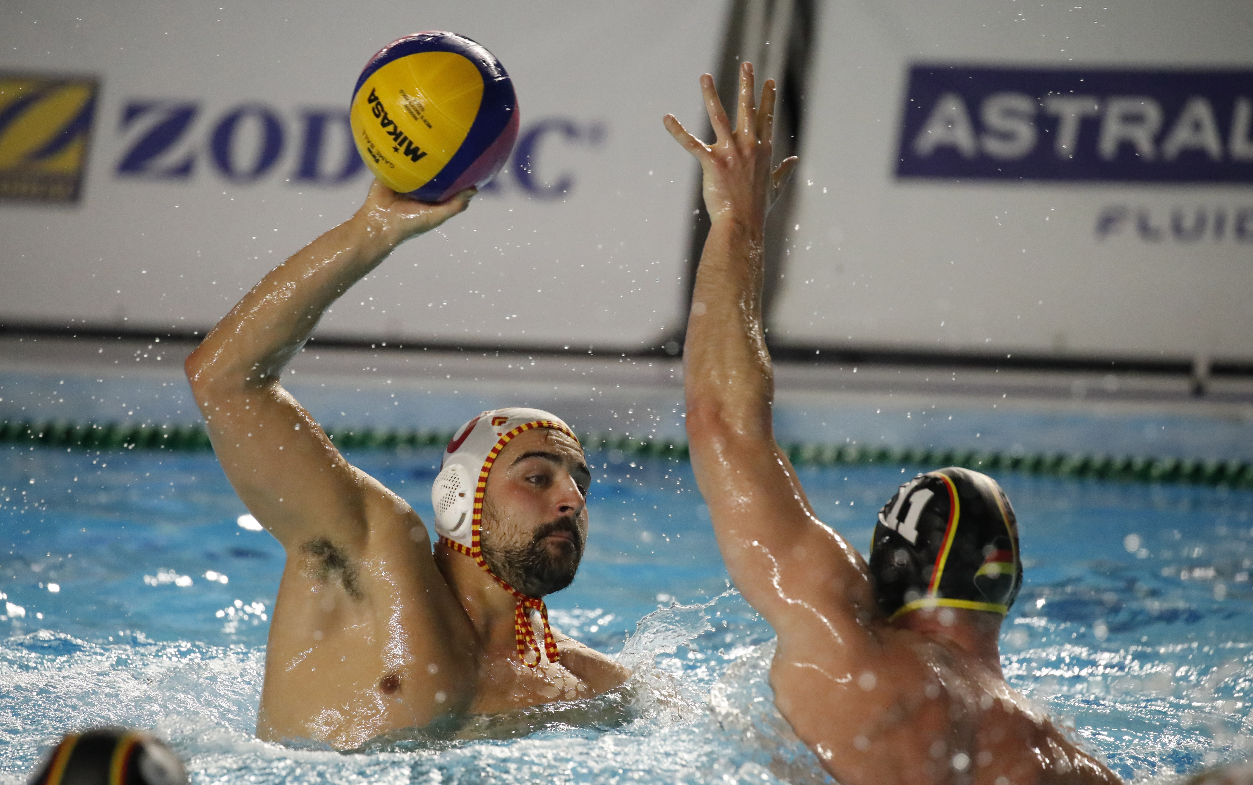 La selecció de waterpolo goleja Alemanya amb protagonisme egarenc