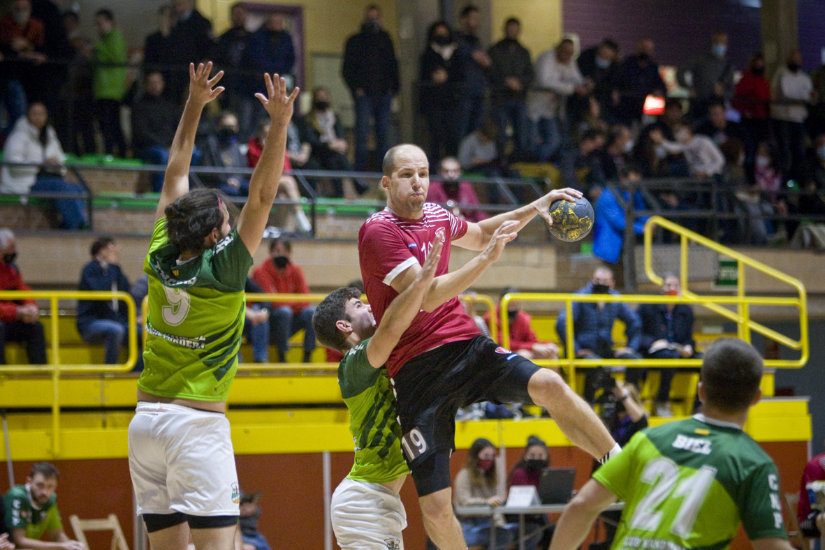 Inesperada derrota de l'Handbol Terrassa a la pista del Palautordera