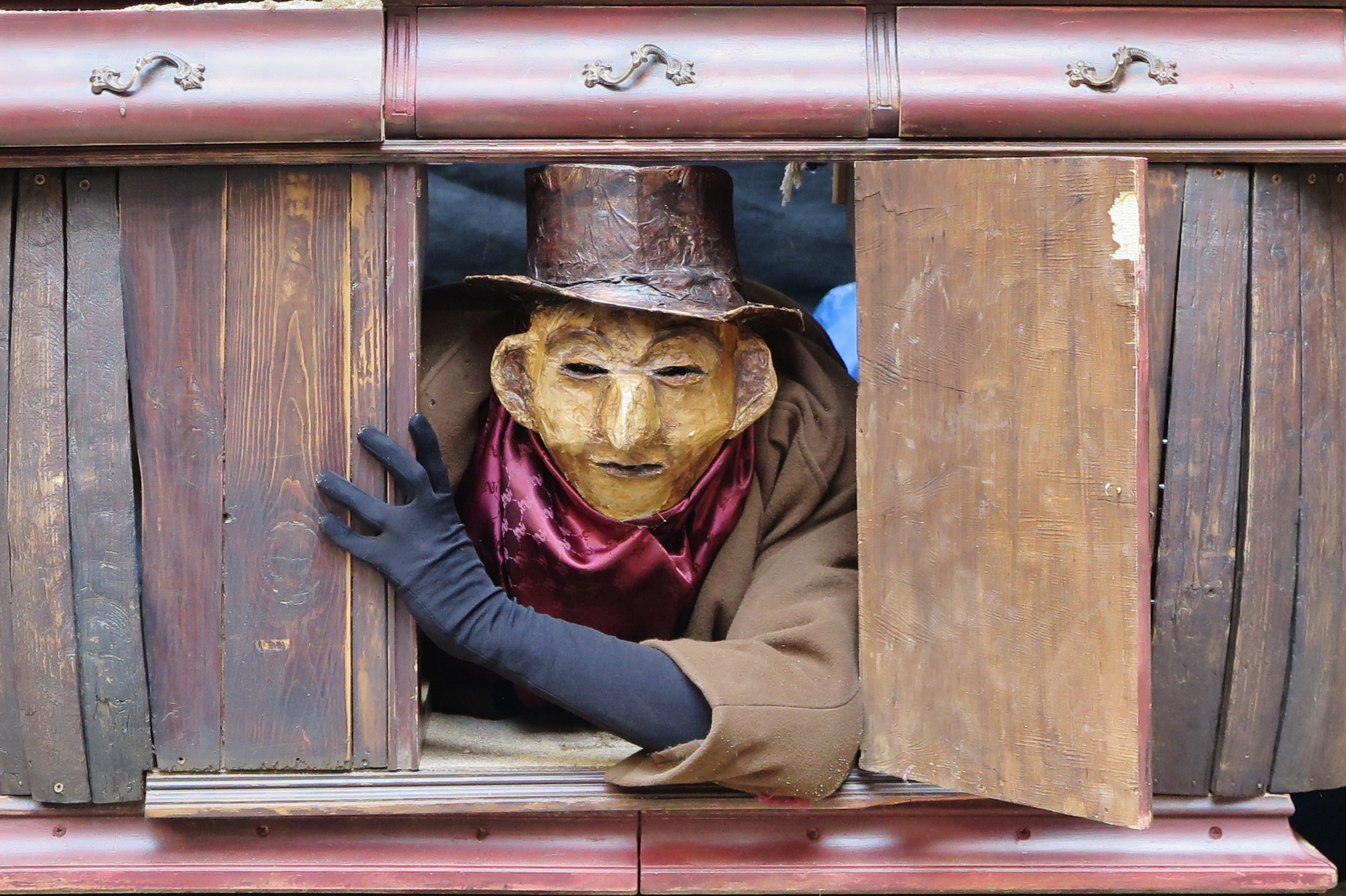 Un relat d'emigració amb titelles