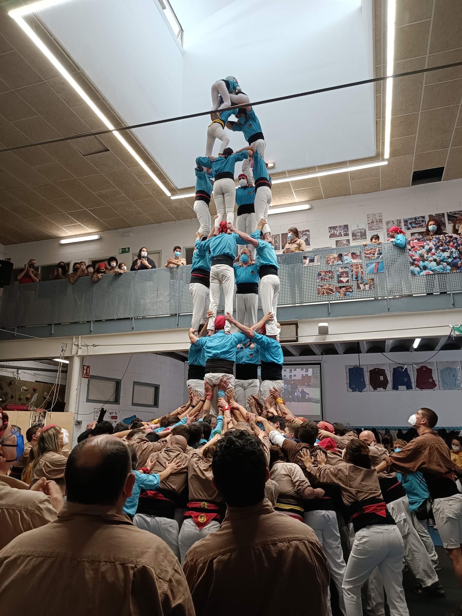 Castellers de Terrassa alcen els primers castells de 7 de la temporada