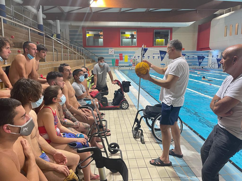 El CN Terrassa participa en el primer partit de waterpolo ability