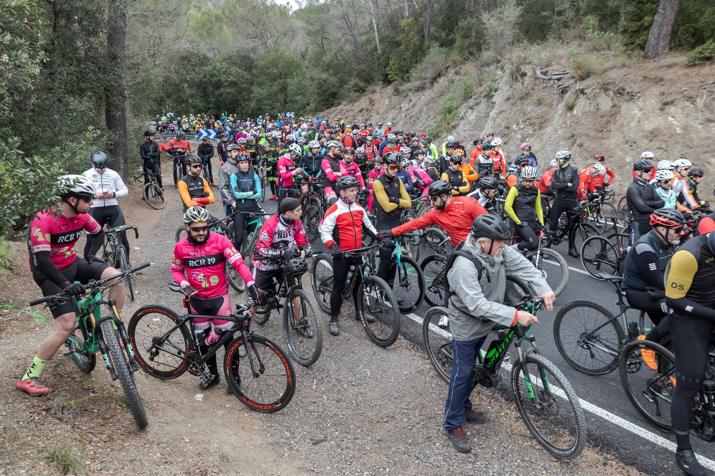 FOTOS | Homenatge al ciclista de Terrassa  mort a la carretera de Castellar