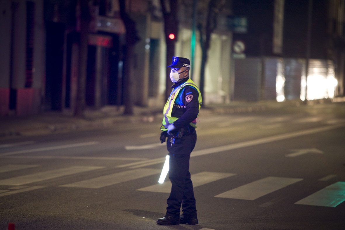 Un conductor ebri enxampat quan fugia a peu a Terrassa