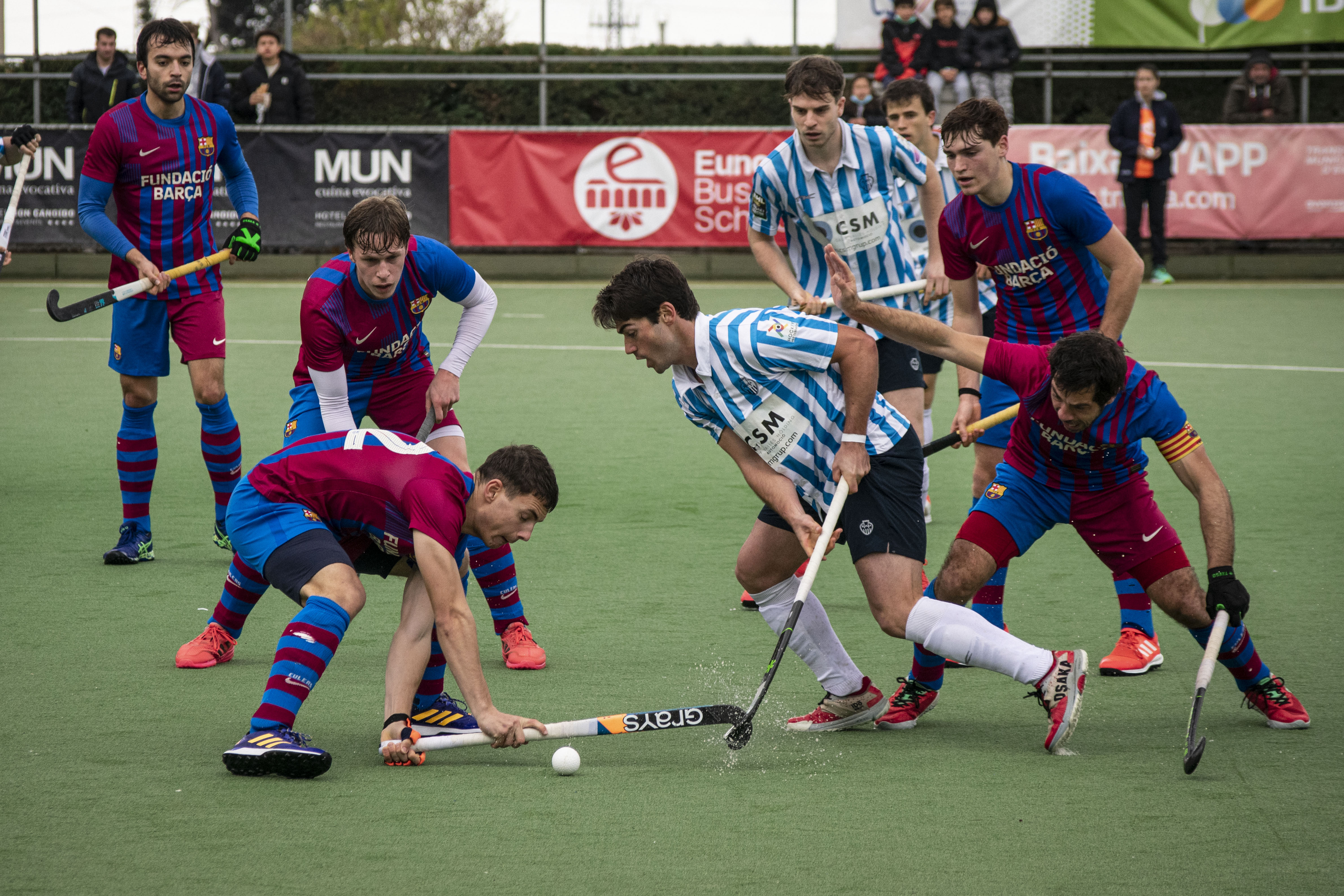 El Club Egara li va guanyant la batalla al Barça