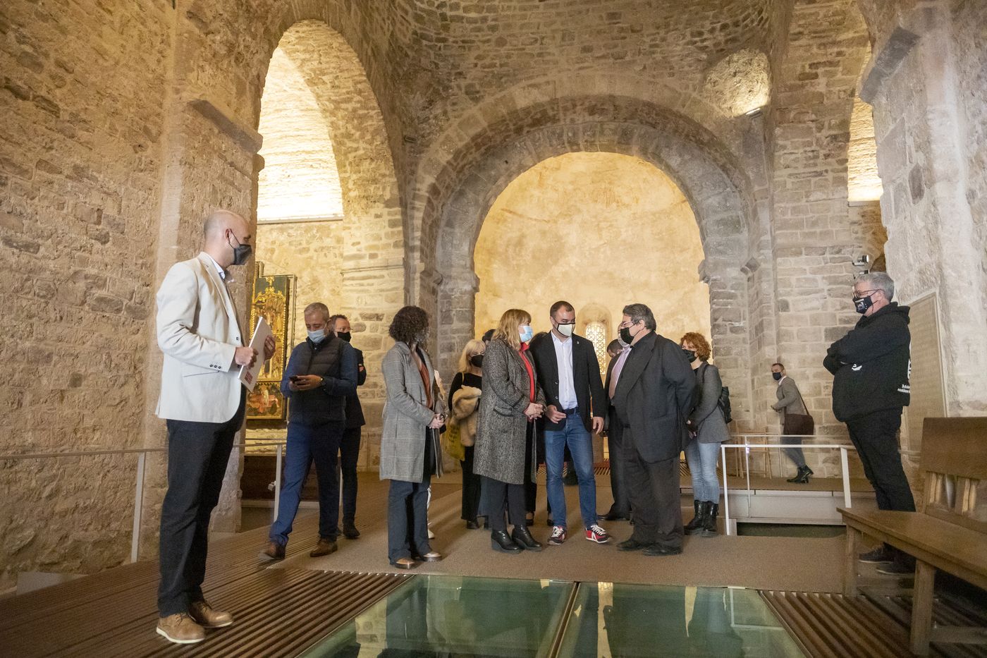 La consellera de Cultura s'interessa pel patrimoni de la Seu d'Ègara