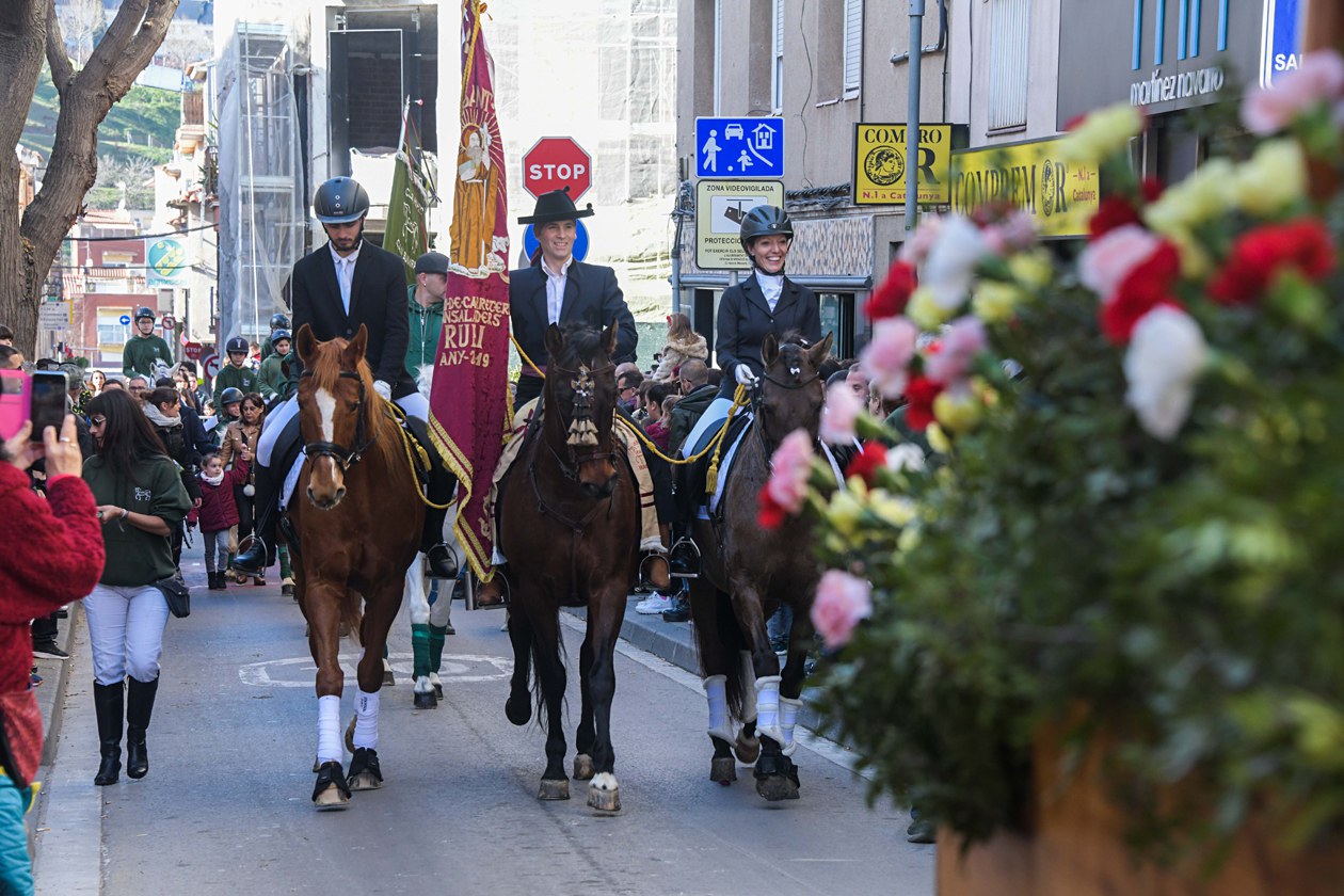 Torna la tradició  dels Tres Tombs a Rubí