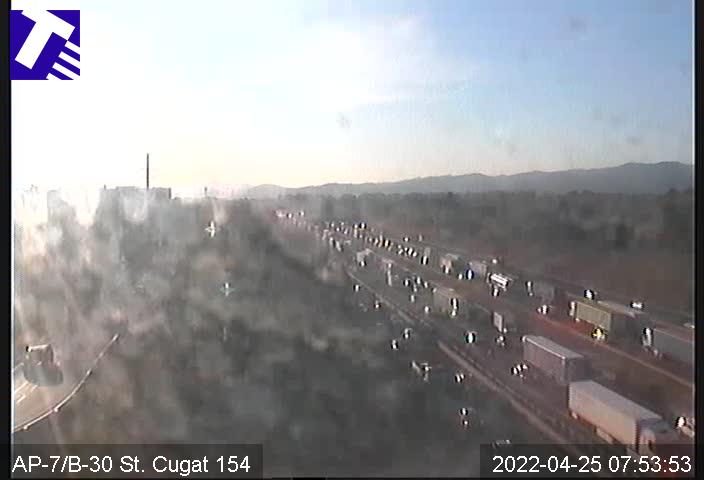 Un accident provoca cinc quilòmetres de cua a l'AP-7 a Sant Cugat