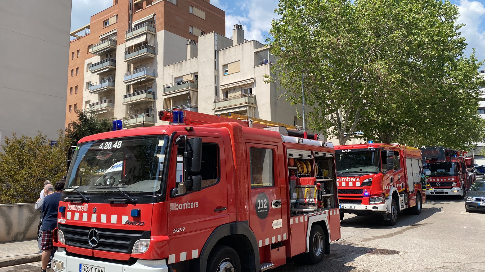 Un incendi destrueix un habitatge a Terrassa